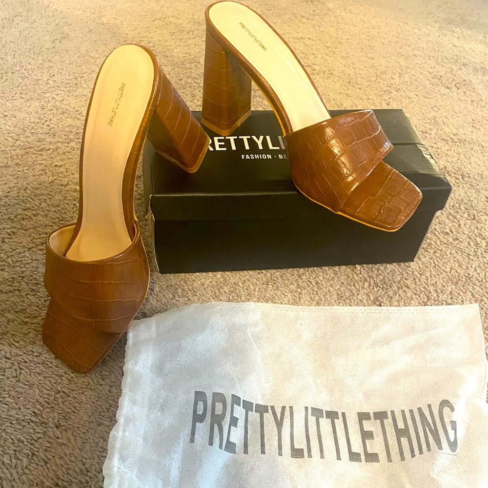 NIB Tan Block Heels